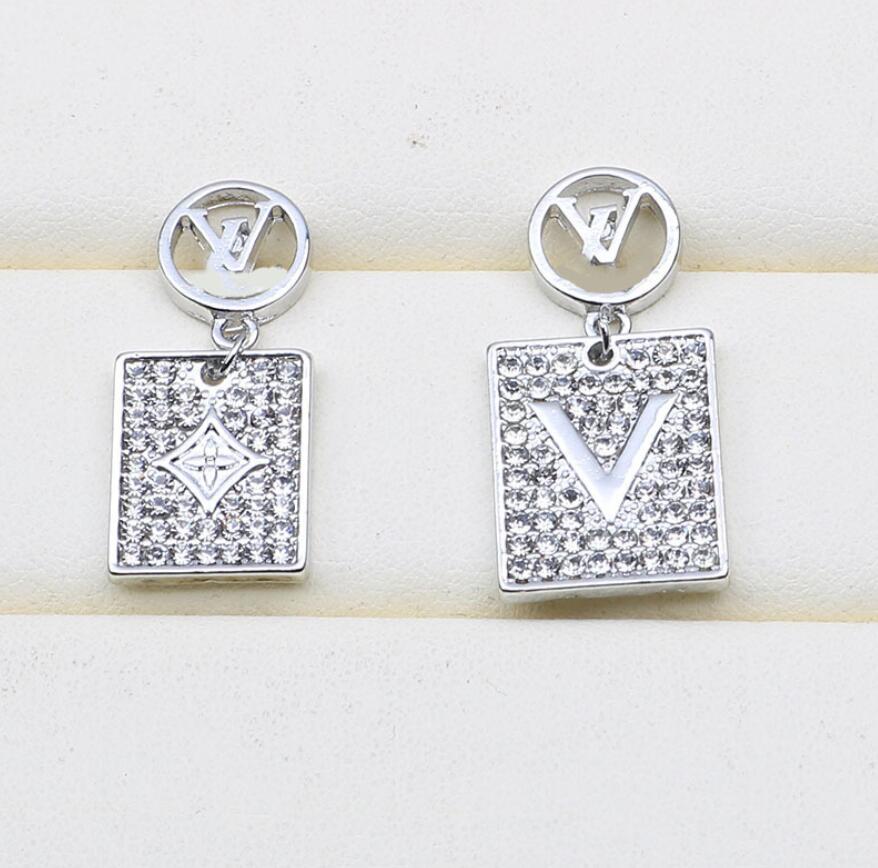 20 Style Girls Stud 18K Gold Plated 925 Silver Luxury Brand Designers Letters Geometric Famous Women Round Crystal Rhinestone Pearl Earring Wedding Party Jewerlry
20 Style Girls Stud 18K Gold Plated 925 Silver Luxury Brand Designers Letters Geometric Famous Women Round Crystal Rhinestone Pearl Earring Wedding Party Jewerlry