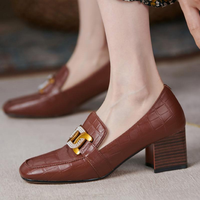Dress Shoes Women Pumps Genuine Leather 22-24.5cm Metal Decoration Heels Square Toe Slip On Female Footwear Black Beige
Dress Shoes Women Pumps Genuine Leather 22-24.5cm Metal Decoration Heels Square Toe Slip On Female Footwear Black Beige