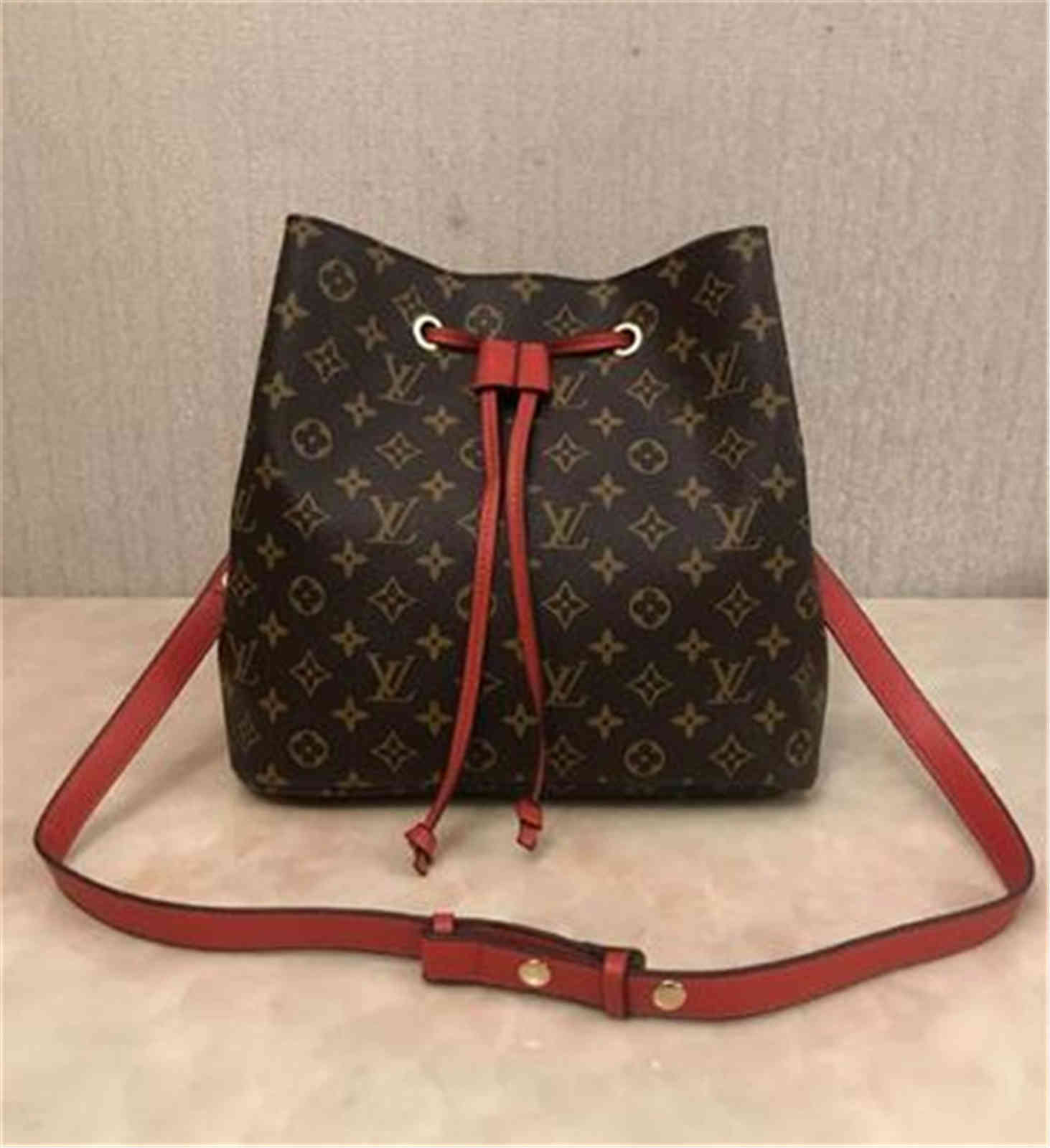 New high quality designer ladies handbag messenger bag fashion handbag shoulder bag wallet E1
New high quality designer ladies handbag messenger bag fashion handbag shoulder bag wallet E1