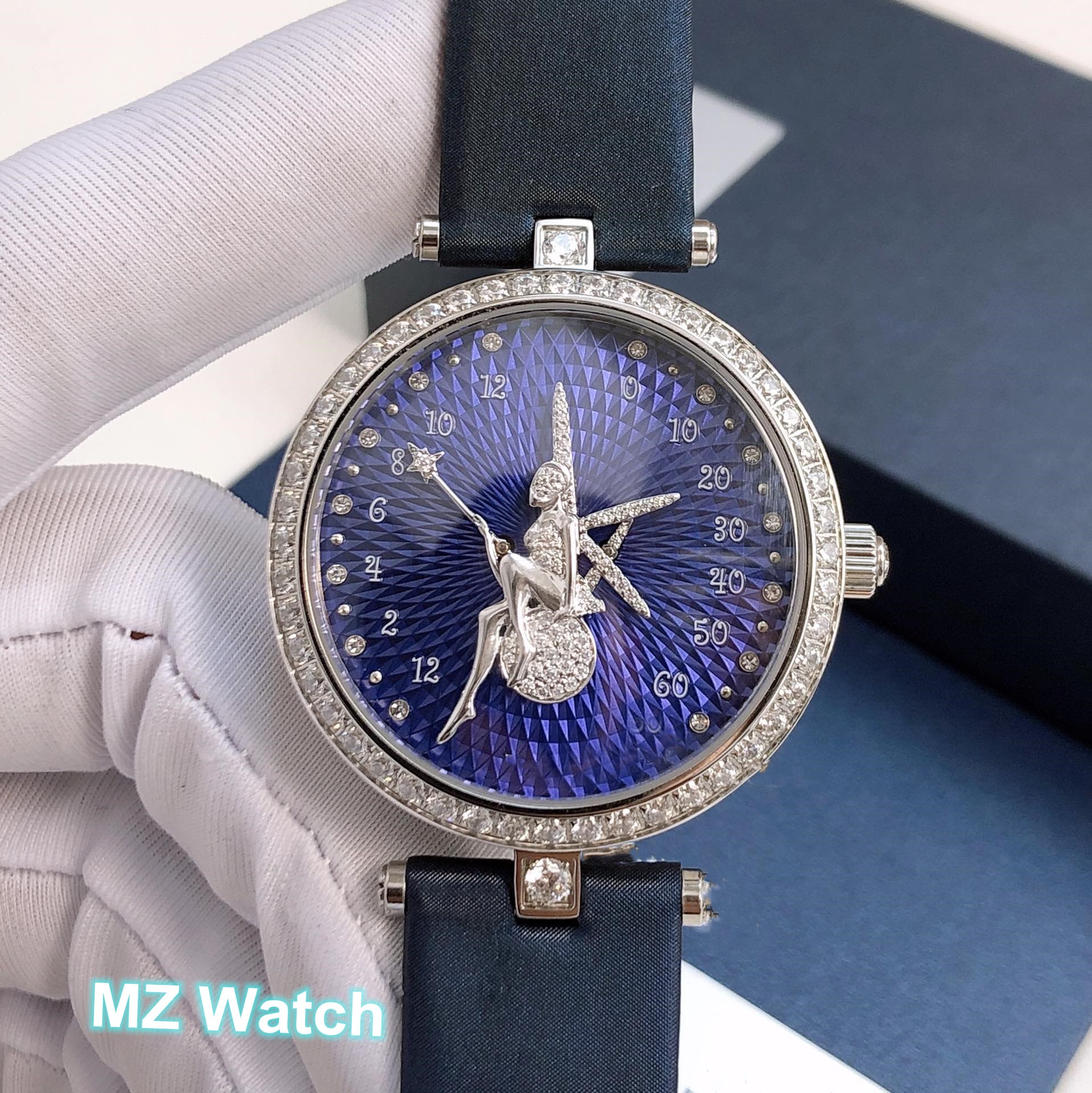 Fashion Brand Lady Quartz Watch Dancing Angel Full Diamond Genuine Leather Wristwatch Blue Red Enamel Dial Clock Signature
Fashion Brand Lady Quartz Watch Dancing Angel Full Diamond Genuine Leather Wristwatch Blue Red Enamel Dial Clock Signature