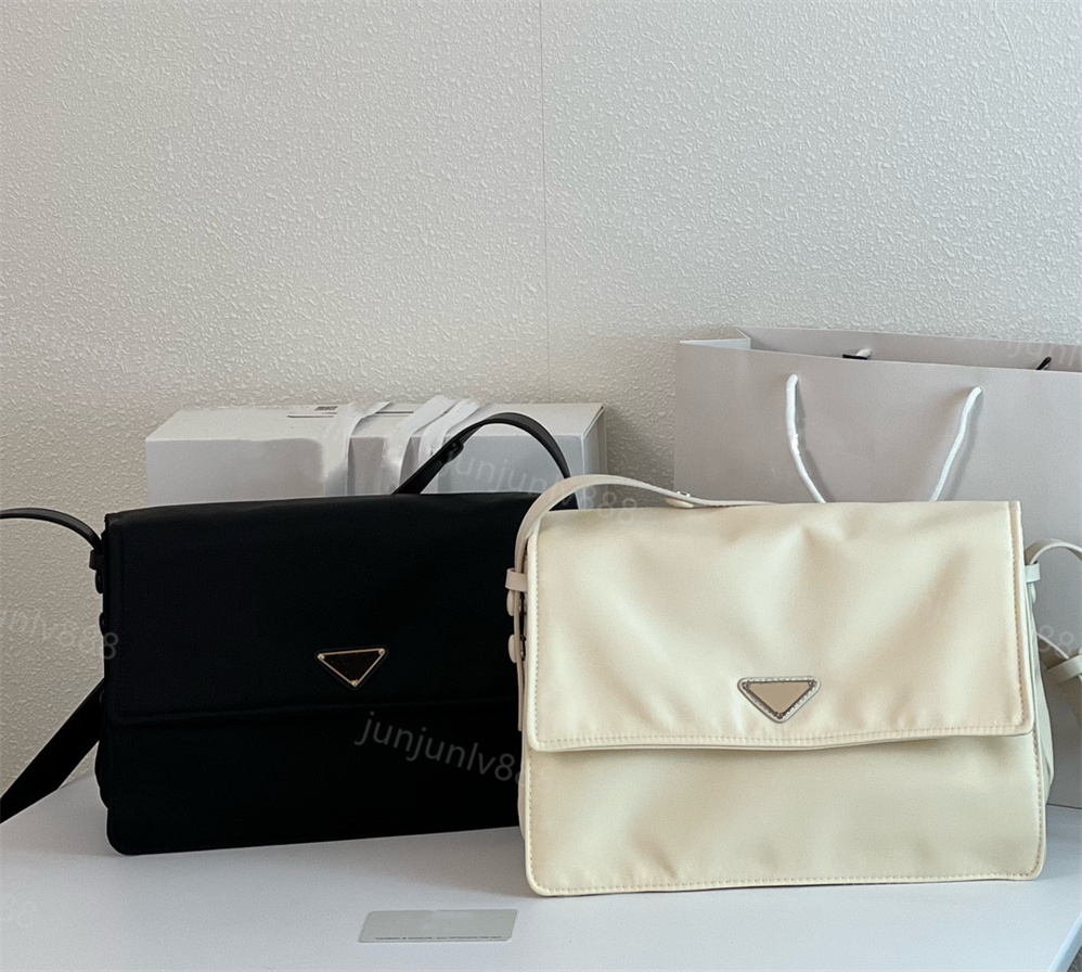2021new horizontal satchel men's and women's messenger bag classic horizontal satchel Waterproof Canvas Shoulder Bags parachute fabric men wallet, White
2021new horizontal satchel men's and women's messenger bag classic horizontal satchel Waterproof Canvas Shoulder Bags parachute fabric men wallet, White