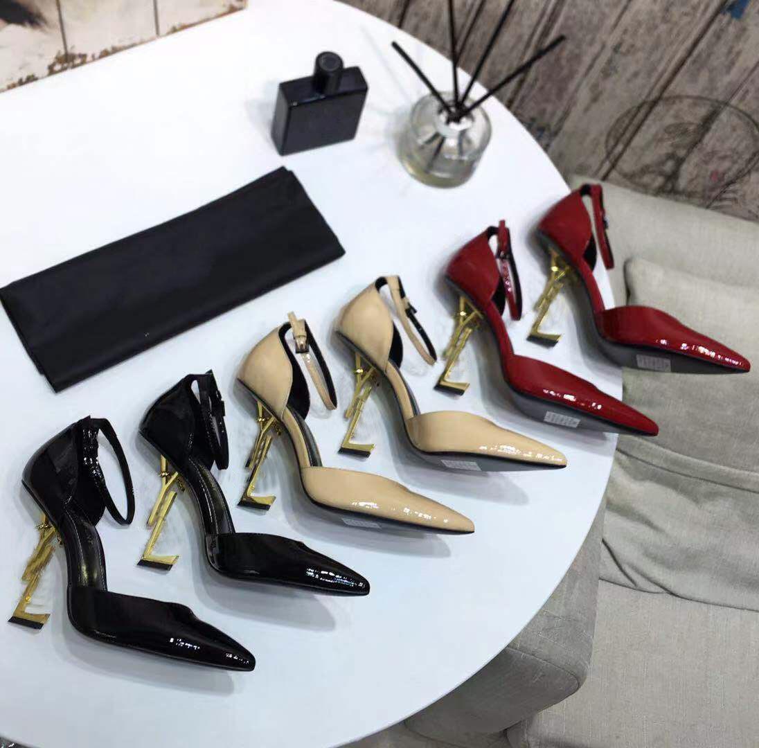 Fashion luxury ladies dress shoes sexy black pointed toe women sandals designer non-slip red leather party evening dress large size single s
Fashion luxury ladies dress shoes sexy black pointed toe women sandals designer non-slip red leather party evening dress large size single s