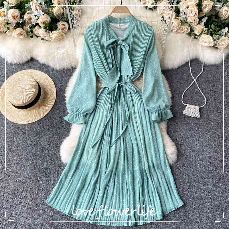 Autumn Fashion Streetwear Midi DressWomen French Sweet Print Blouse Korean Chic Bow Collar Puff Sleeve A-line Dresses 210521, Purple
Autumn Fashion Streetwear Midi DressWomen French Sweet Print Blouse Korean Chic Bow Collar Puff Sleeve A-line Dresses 210521, Purple