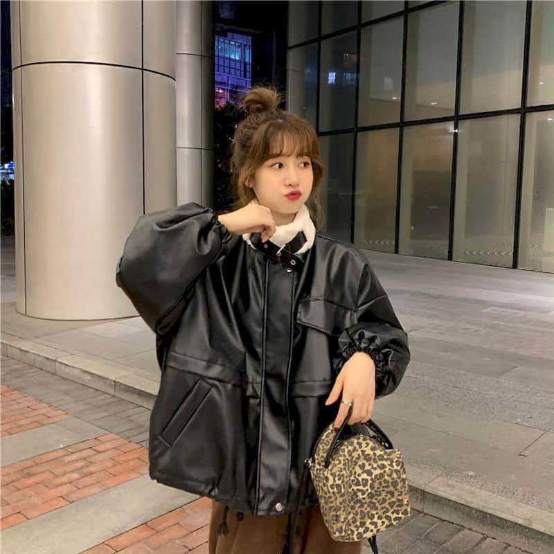 Women's Leather & Faux Long-sleeved Padded Jacket Women Winter Korean 2021 Plus Velvet Thickening Small Loose Collar Motorcycle Top, Black
Women's Leather & Faux Long-sleeved Padded Jacket Women Winter Korean 2021 Plus Velvet Thickening Small Loose Collar Motorcycle Top, Black