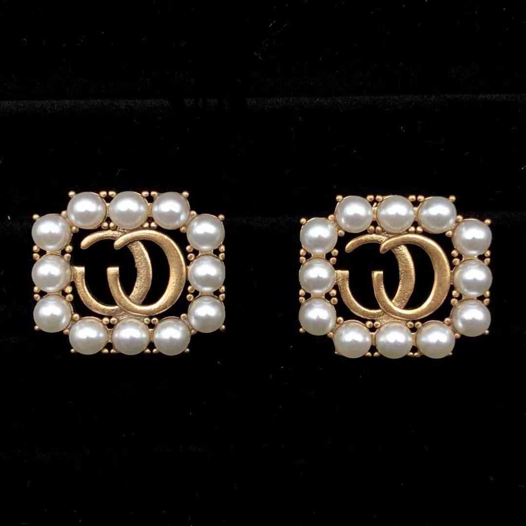 Pandent Top Quality Gujia / gjia Earrings Rhinestone double g Earrings female star same classic square Pearl Earrings
Pandent Top Quality Gujia / gjia Earrings Rhinestone double g Earrings female star same classic square Pearl Earrings