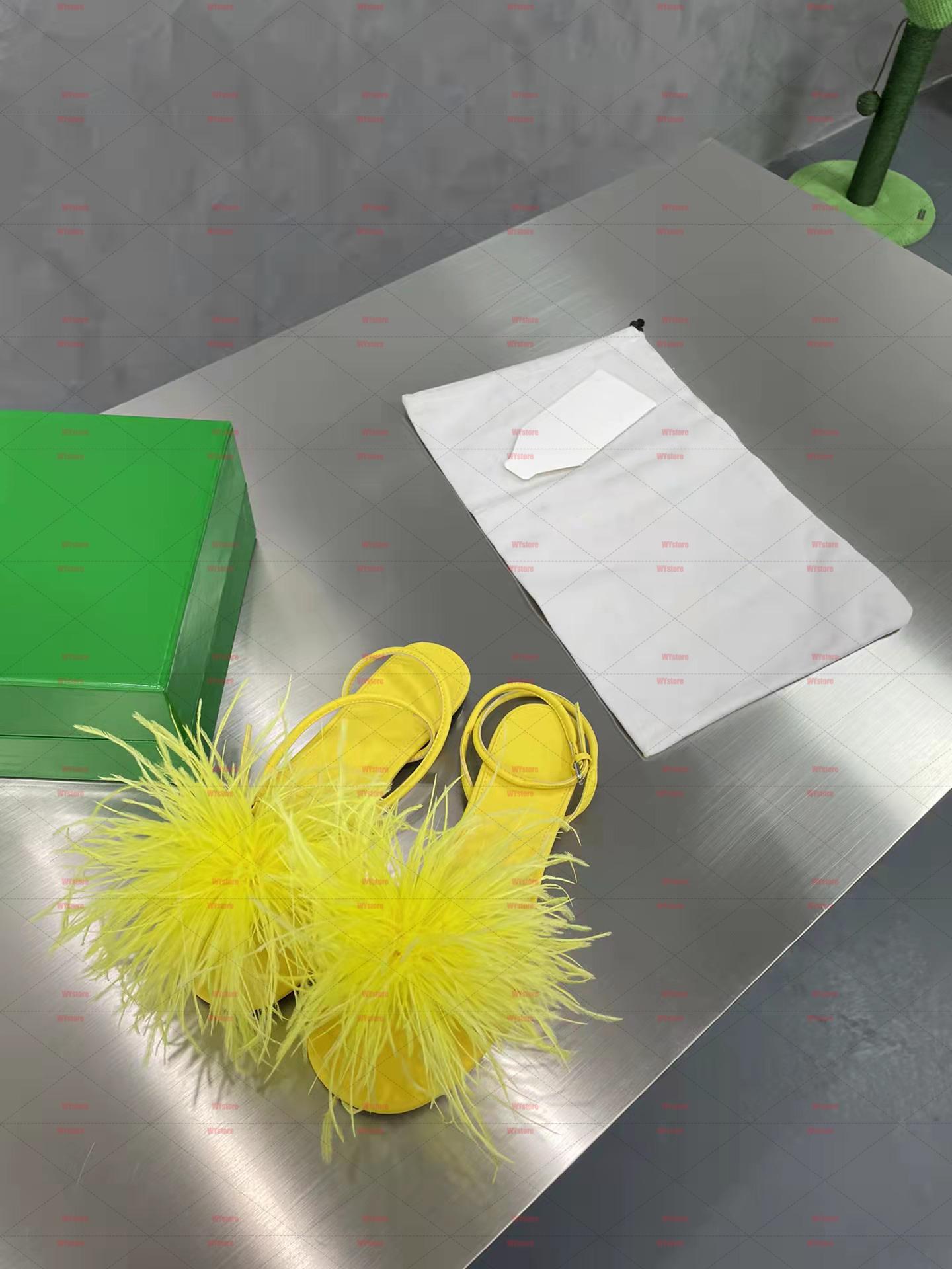 2022 Ostrich feather shuttlecock shape decorative flat ground sandals Size 35-41 with green box, Blue
2022 Ostrich feather shuttlecock shape decorative flat ground sandals Size 35-41 with green box, Blue