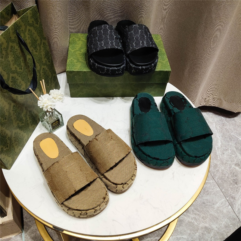Designer Sandals Men and Women Canvas Platform Slippers Classic Slides Embroidered Platform Rubber Flip Flops size 35-45, Black
Designer Sandals Men and Women Canvas Platform Slippers Classic Slides Embroidered Platform Rubber Flip Flops size 35-45, Black