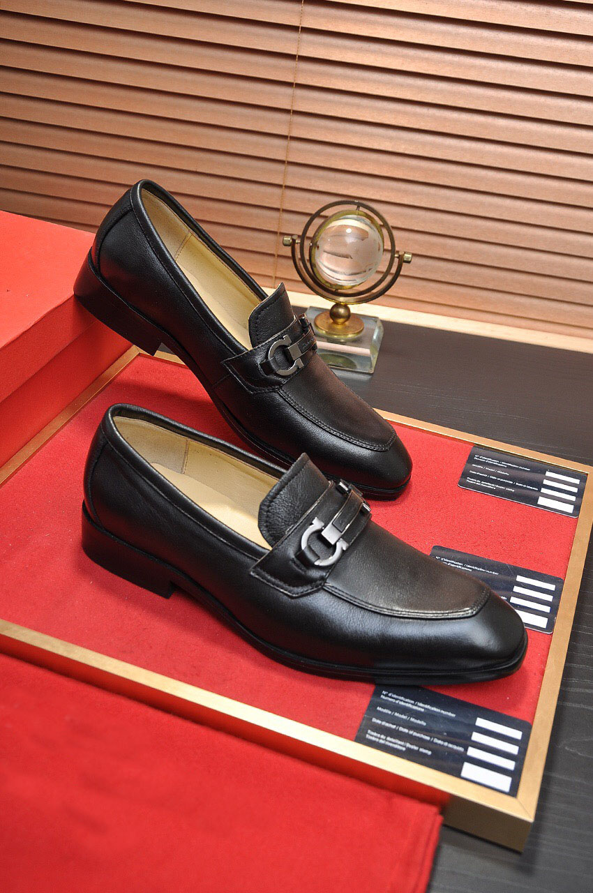 2021 Men Designer Genuine Leather Casual Loafers Classic Brand Fashion Famous Party Wedding Dress Shoes Business Oxfords Size 38-45, Black
2021 Men Designer Genuine Leather Casual Loafers Classic Brand Fashion Famous Party Wedding Dress Shoes Business Oxfords Size 38-45, Black