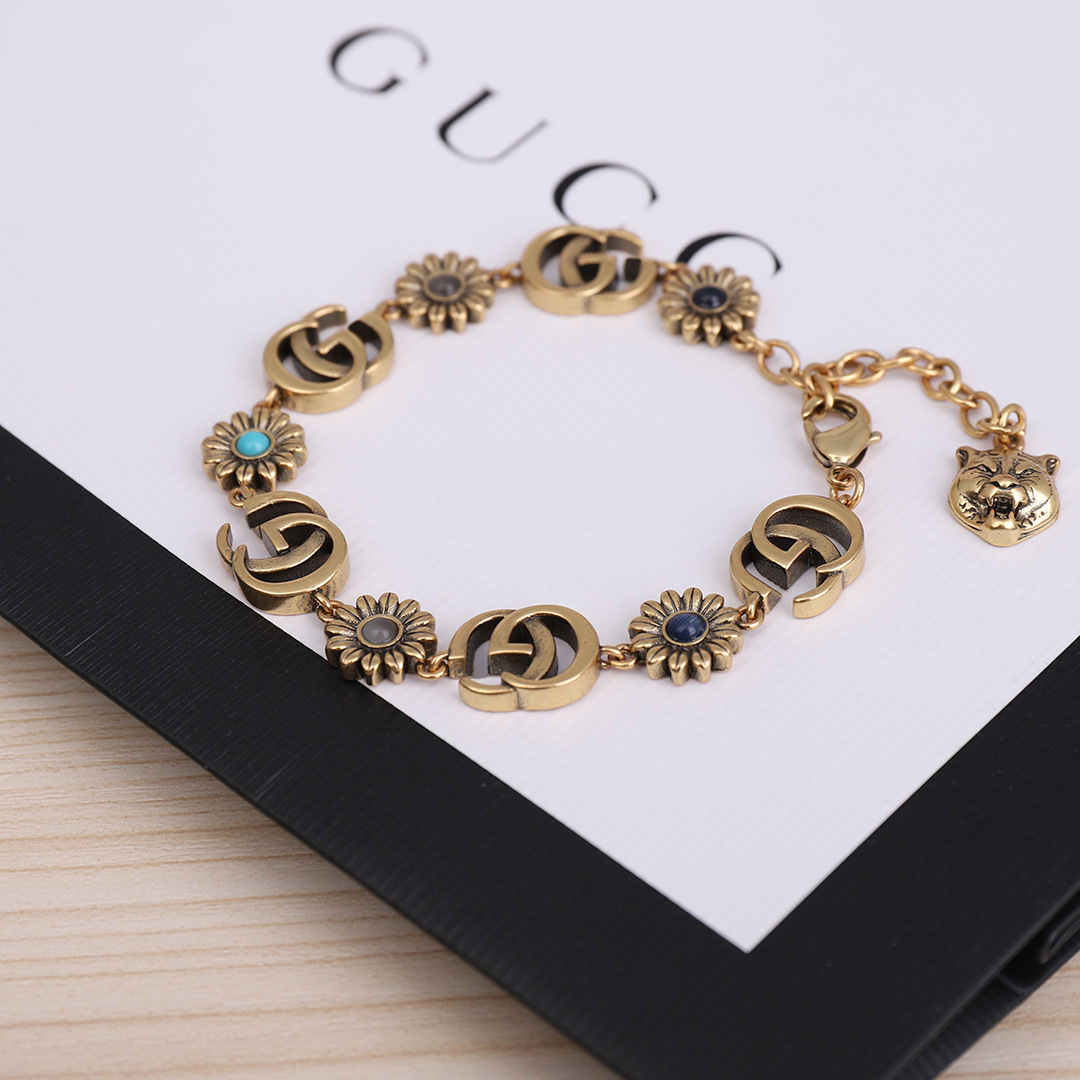 Fine Jewelry Online family gujia Little Daisy Bracelet women's double letter chrysanthemum red brass 65% Off Store Online Sale
Fine Jewelry Online family gujia Little Daisy Bracelet women's double letter chrysanthemum red brass 65% Off Store Online Sale