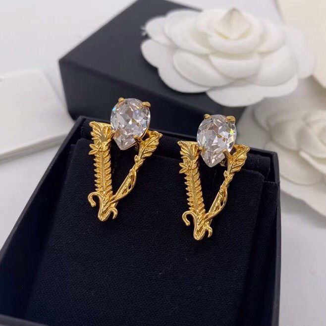 Luxury Stud medusa 21 new ladies fashion classic rhinestone beauty head Baroque earrings
Luxury Stud medusa 21 new ladies fashion classic rhinestone beauty head Baroque earrings