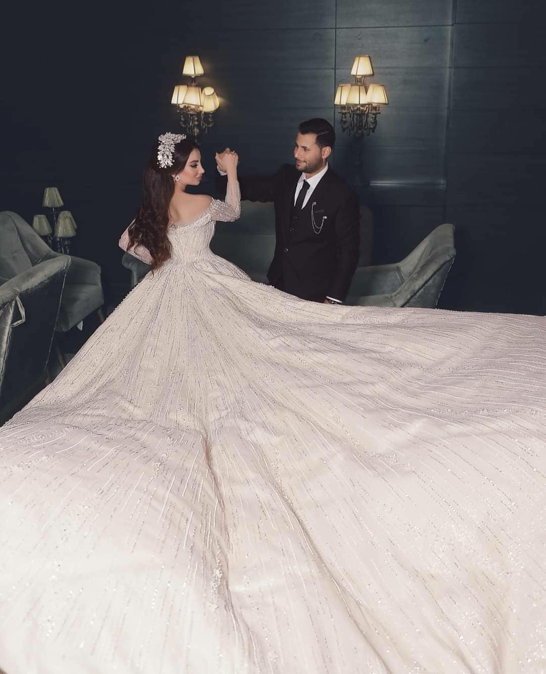 Dubai Wedding Dresses A Line Off the Shoulder Luxury Bridal Gowns Long Sleeves Arabic Custom Made Vestido De Noiva