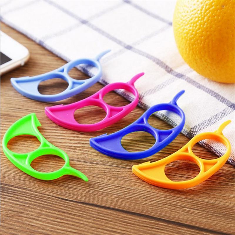 Plastic Orange Peelers Citrus Slicer Lemon Cutter Fruit Skin Remover Hand Grapefruit Peeling Cutter Kitchen Gadgets Random Color