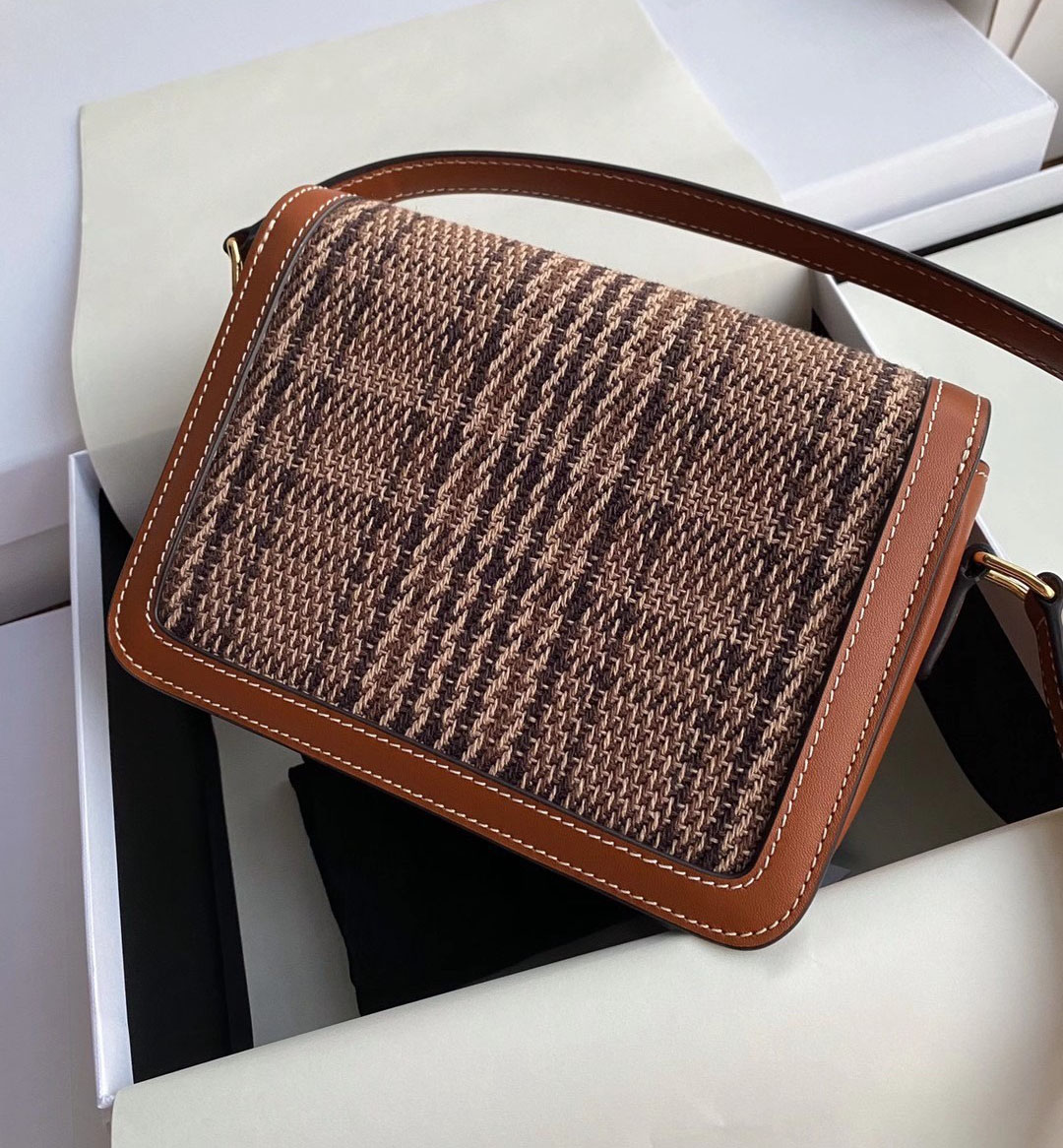 2021 Crazy Sales Fashion C Brand Luxury Shoulder Bag Handbags Material Classic Floral Designs Designer triomphe metal button Free Delivery
2021 Crazy Sales Fashion C Brand Luxury Shoulder Bag Handbags Material Classic Floral Designs Designer triomphe metal button Free Delivery