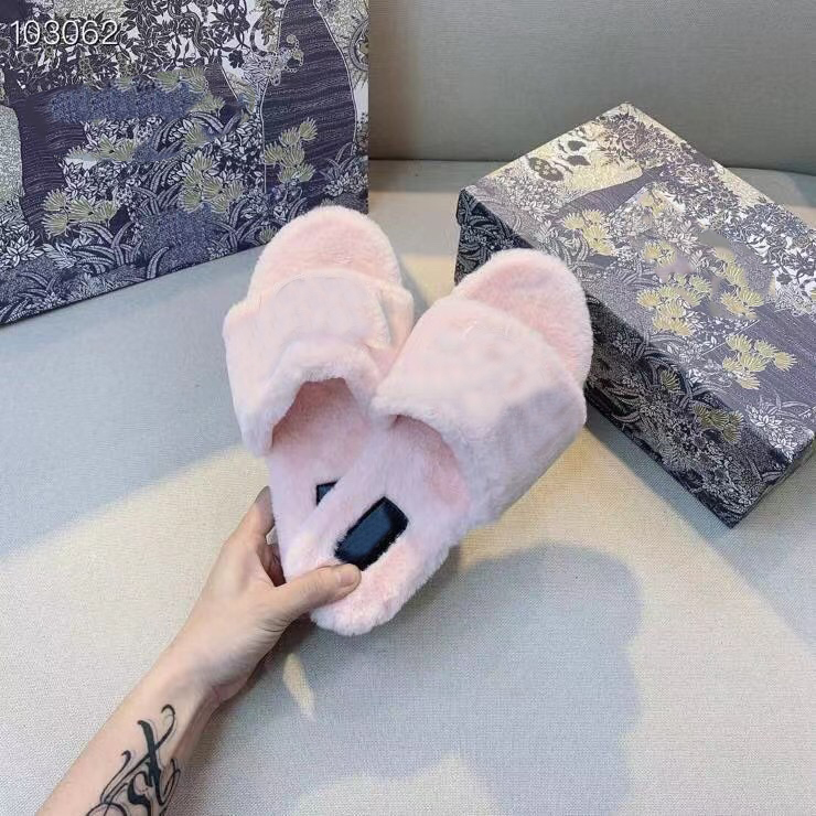 Luxury designer sandal slipper women flat-bottomed casual plush shoes 2021 autumn and winter new shoes women comfortable cotton slippers
Luxury designer sandal slipper women flat-bottomed casual plush shoes 2021 autumn and winter new shoes women comfortable cotton slippers