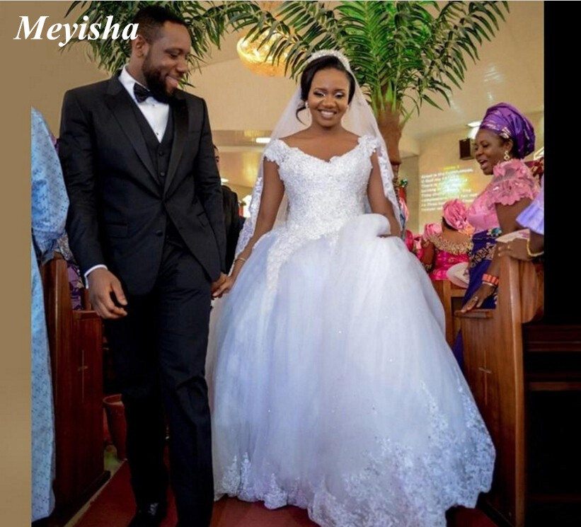 ZJ9064 White Ball Gown Wedding Dresses cap sleeve beading Gorgeous Lace V-Neck royal Train Plus Size Bridal Gowns Robe De Mariage