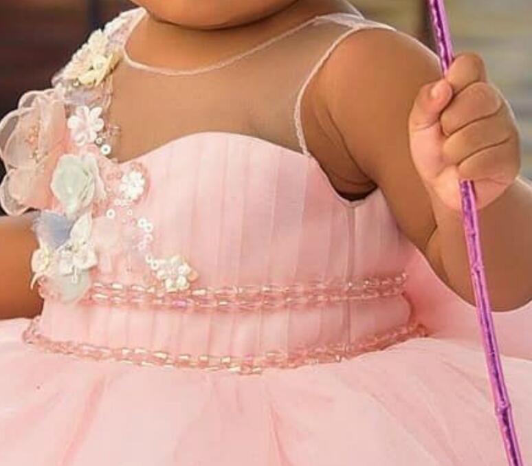 2021 Cute Pink Flower Girl Dresses For Weddings Sheer Neck Crystal Beads With Bow Flowers Ball Gown Tulle Girls Pageant Dress Kids Communion Gowns