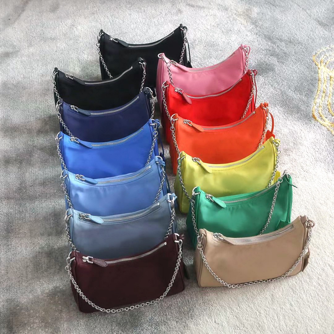 Designer hobo shoulder bag for women Chest pack lady chain purse handbags presbyopic purse messenger bag designer handbags canvas wholesale, Box
Designer hobo shoulder bag for women Chest pack lady chain purse handbags presbyopic purse messenger bag designer handbags canvas wholesale, Box
