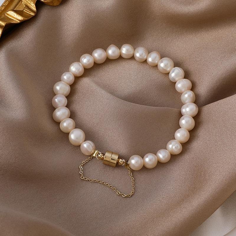 Beaded, Strands Round Magnet Freshwater Pearl Girlfriends Bracelet Student Girls Ins Simple Cold Wind Bead Beaded For Women
Beaded, Strands Round Magnet Freshwater Pearl Girlfriends Bracelet Student Girls Ins Simple Cold Wind Bead Beaded For Women