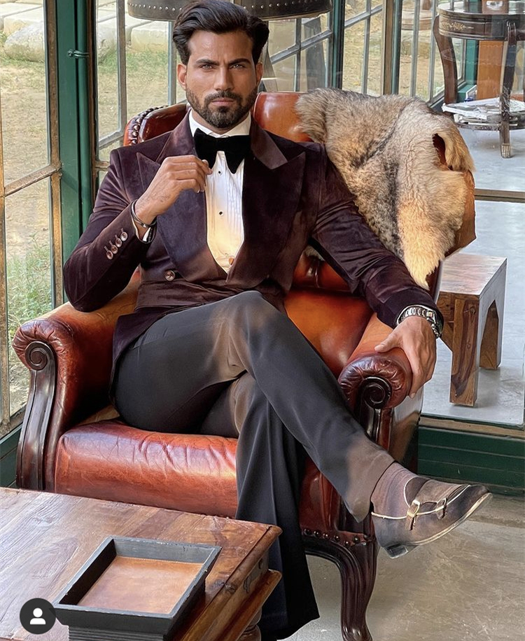 2022 Latest Velvet Men Suits With Belt Custom Made Wedding Tuxedos Terno Masculino Prom Groom Formal Wear 2 Pieces Slim Fit Blazer Mens Suit For Weddi