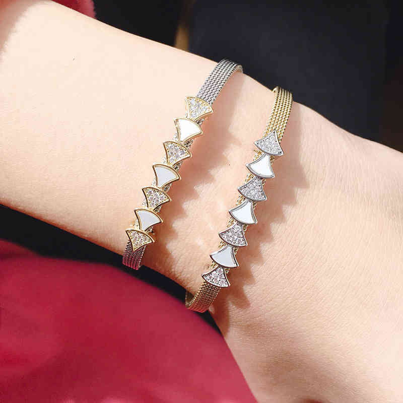 Charm Bracelets 56 Home and Abroad Independent Design Jewelry Fashion Micro Diamond Shell Fan Chain Bracelet