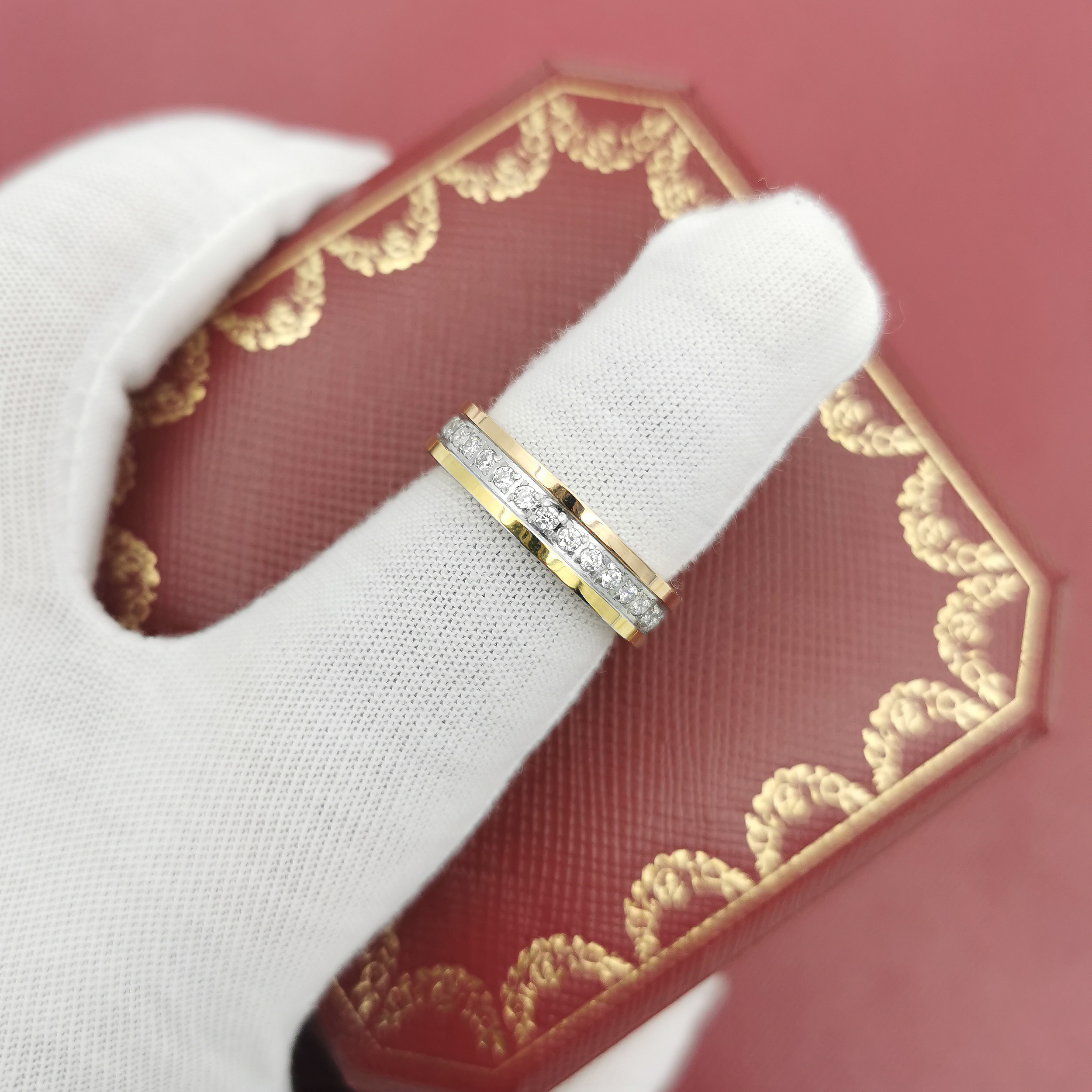 Love ring three-color full diamond trend new personality fashion titanium steel 18K gold girl couple gift fashionista social gathering accessories standard
Love ring three-color full diamond trend new personality fashion titanium steel 18K gold girl couple gift fashionista social gathering accessories standard