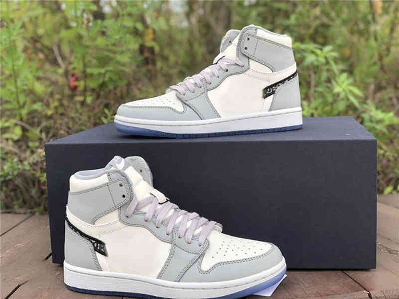 Shoes Limited Edition Jumpman 1 high cut basketball gray white color matching trainers luxurys designer sneakers full{category}, Bubble wrap packaging
Shoes Limited Edition Jumpman 1 high cut basketball gray white color matching trainers luxurys designer sneakers full{category}, Bubble wrap packaging