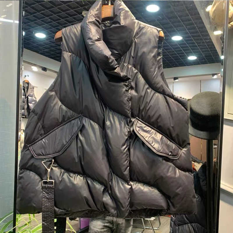 FMFSSOM Loose Causal 90% White Duck Down Jacket Women Sleeveless Asymmetric Length Beige Spring Autumn Windpoof Basic Outwear 211018