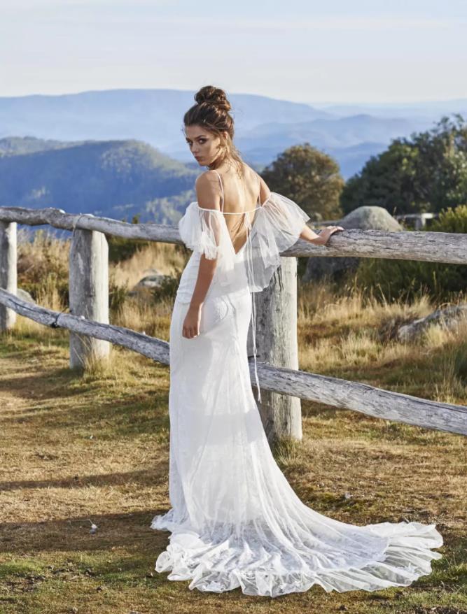 Open Back Mermaid Hippie Wedding Dresses with Spaghetti Straps Sheer Bolero Off the Shoulder Boho country Wedding Gowns Beach Bridal Dress