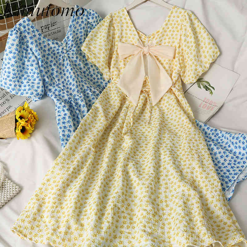 Kimutomo Fresh Style Bow Beading Dress Female V-neck Backless Floral Printed High Waist Puff Sleeve Slimming Vestidos Elegant 210521, Blue
Kimutomo Fresh Style Bow Beading Dress Female V-neck Backless Floral Printed High Waist Puff Sleeve Slimming Vestidos Elegant 210521, Blue