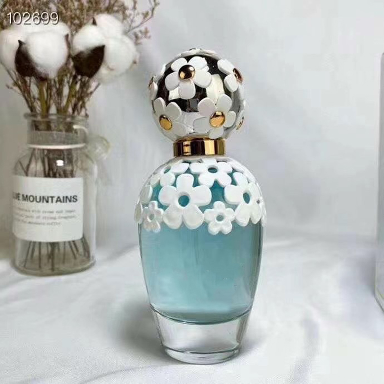 perfumes fragrances for woman perfume Daisy Dream floral fruity notes Eau De Toilette fresh and sweet smell fast free delivery
perfumes fragrances for woman perfume Daisy Dream floral fruity notes Eau De Toilette fresh and sweet smell fast free delivery