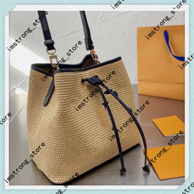21 Women Luxurys Designers Bags Fashion Mini Tote Package Leather Womens Handbags Purses Crossbody Shoulder Bag Woven Bucket Bags 21052003Q
21 Women Luxurys Designers Bags Fashion Mini Tote Package Leather Womens Handbags Purses Crossbody Shoulder Bag Woven Bucket Bags 21052003Q