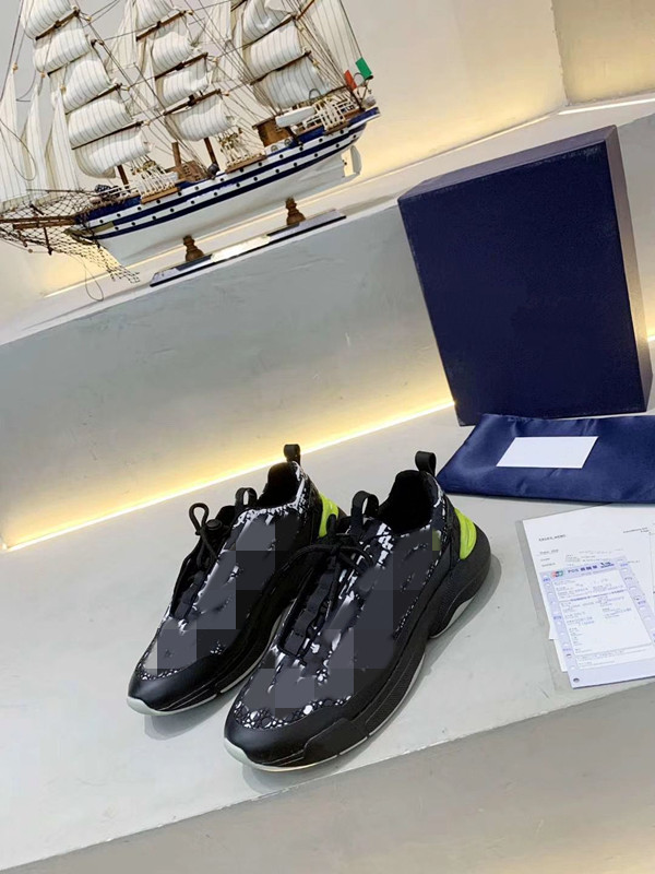 2021u high-end limited edition letter leather stitching men's casual low-top sneakers, large size fashion lace-up outdoor tide 35-45 MKJ0001
2021u high-end limited edition letter leather stitching men's casual low-top sneakers, large size fashion lace-up outdoor tide 35-45 MKJ0001
