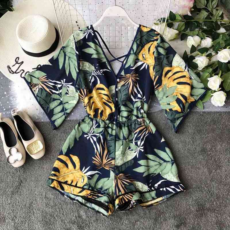 Boho Short Women Jumpsuit Beach V Neck Backless Korean Sexy Chiffon Tunic Floral Print Plus Size Summer Women Overalls Rompers, Black;white
Boho Short Women Jumpsuit Beach V Neck Backless Korean Sexy Chiffon Tunic Floral Print Plus Size Summer Women Overalls Rompers, Black;white