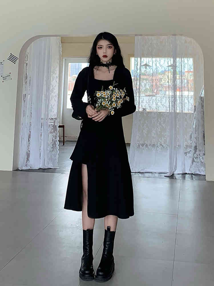 Gothic Dress Women Autumn Elegant Vintage Black Dress Fashion Lace-up Ruffles A-line long sleeve Party Dress Korea Clothing 210521