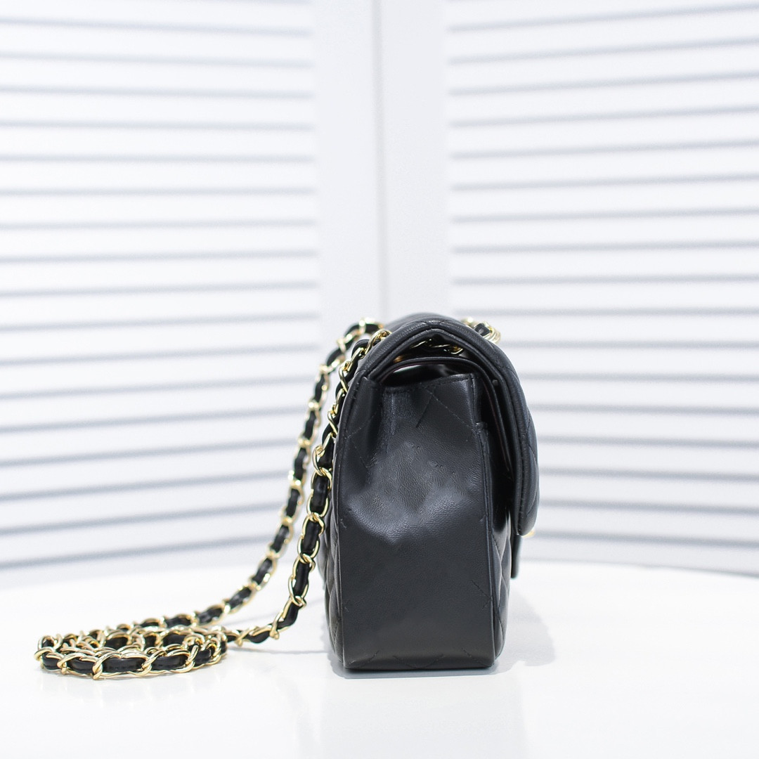 Brand Classic Designers Shoulder Bags Handbags Top Quality Sheepskin Woman Fashion Genuine Leather Women Flap Letters Black Metal chain Crossbody Bag, With silver chain
Brand Classic Designers Shoulder Bags Handbags Top Quality Sheepskin Woman Fashion Genuine Leather Women Flap Letters Black Metal chain Crossbody Bag, With silver chain
