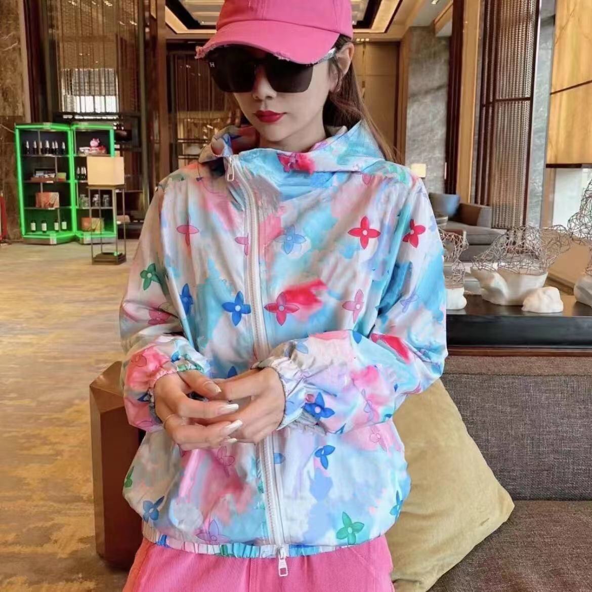 Women's JacketsThe new web celebrity sunscreen in 2020 is fashionable, loose and printed with thin zipper trench coat, Black;brown 
Women's JacketsThe new web celebrity sunscreen in 2020 is fashionable, loose and printed with thin zipper trench coat, Black;brown