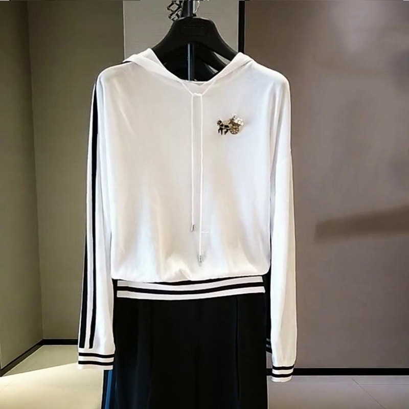 Women's 2021 spring and autumn new knitted T-shirt sports long sleeve Hooded Sweater, White
Women's 2021 spring and autumn new knitted T-shirt sports long sleeve Hooded Sweater, White