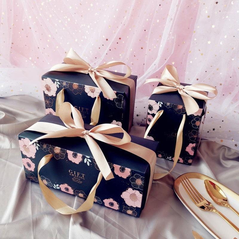 Gift Wrap 1PC Storage Bag Paper Rivet Flower Box With Handle Portable Packing Wedding DIY Tote
Gift Wrap 1PC Storage Bag Paper Rivet Flower Box With Handle Portable Packing Wedding DIY Tote