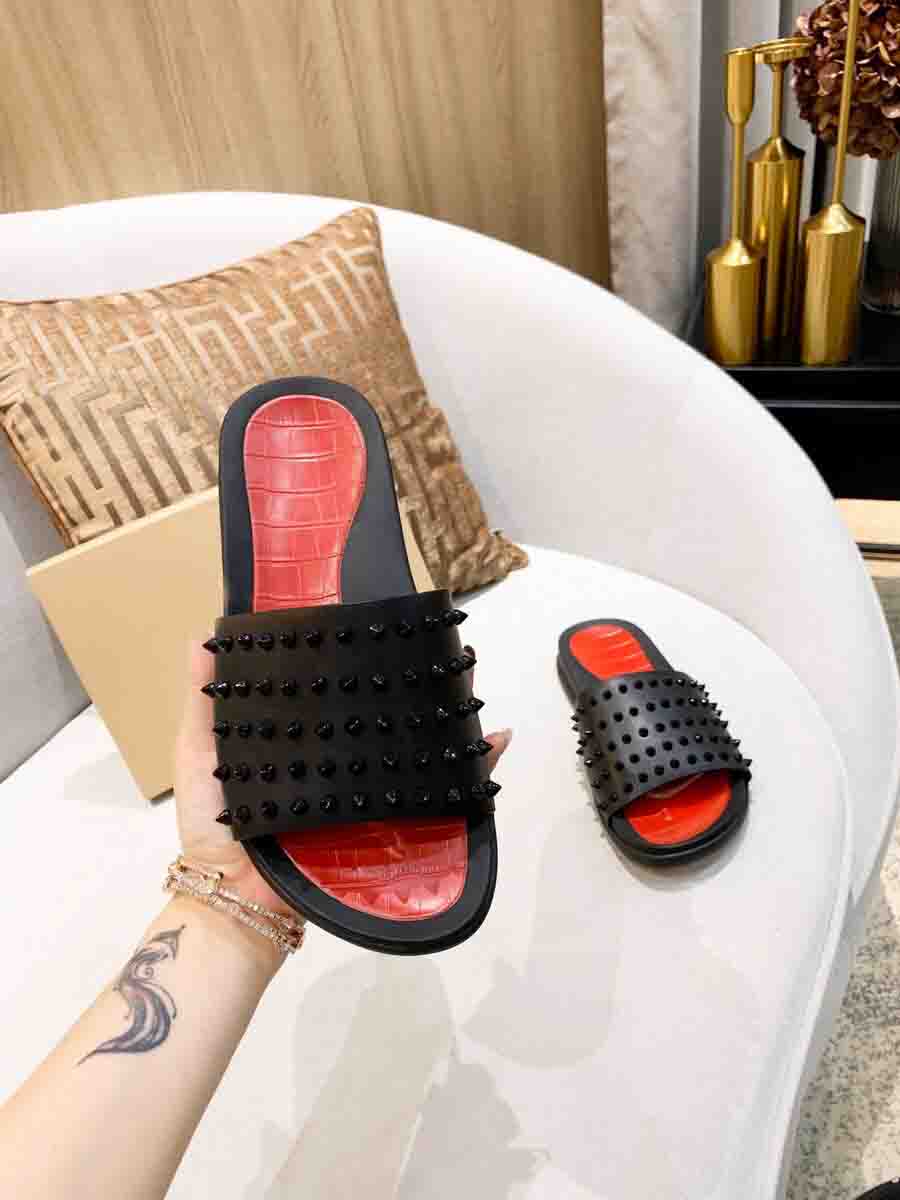 Men's Pool slide Slippers slip on Spiked red sole Flat Rubber Shoes Pools Fun Sport Slides Slider Slip-on Flop platform Comfortable reds-sole rivets beach flip flops
Men's Pool slide Slippers slip on Spiked red sole Flat Rubber Shoes Pools Fun Sport Slides Slider Slip-on Flop platform Comfortable reds-sole rivets beach flip flops