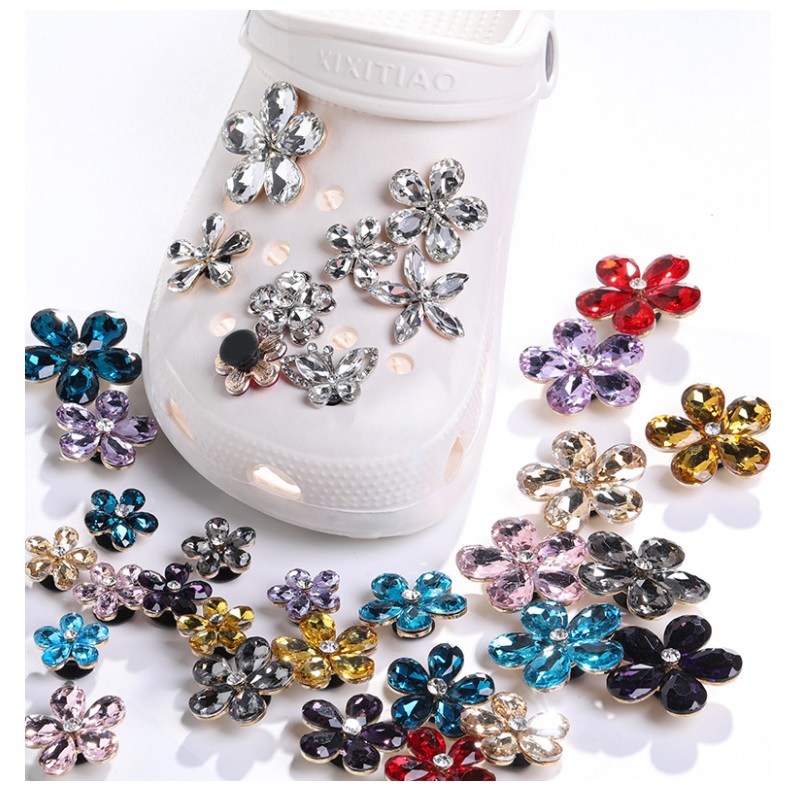 Cartoon Crystal Shoe Charms Shoes Buckles Girls lady Women Fit Bracelets Croc JIBZ GardenShoe holeshoes accessories Wristband bukle kids Gift
Cartoon Crystal Shoe Charms Shoes Buckles Girls lady Women Fit Bracelets Croc JIBZ GardenShoe holeshoes accessories Wristband bukle kids Gift