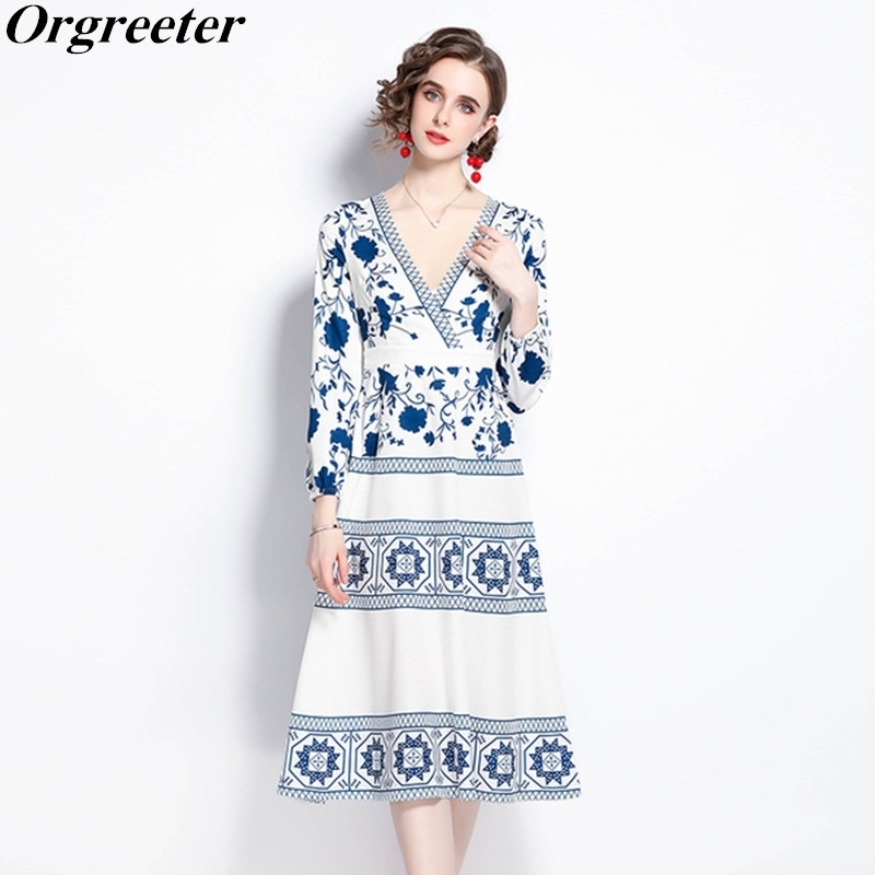 Women Summer Elegant Vintage Blue White Color contrast Printted Long Dress Vestidos V-neck Sleeve A-line Robe Femme 210525
Women Summer Elegant Vintage Blue White Color contrast Printted Long Dress Vestidos V-neck Sleeve A-line Robe Femme 210525
