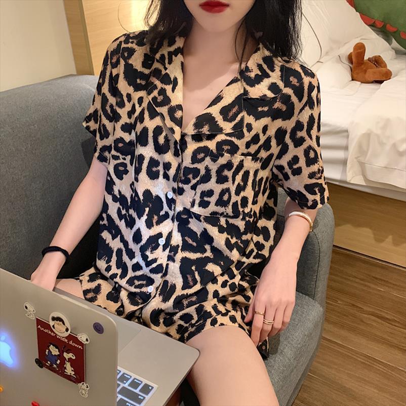 leopard print pajamas suit women sleepwear short sleeve simple pyjamas satin silk home wear set sweet pjs, Black;red
leopard print pajamas suit women sleepwear short sleeve simple pyjamas satin silk home wear set sweet pjs, Black;red