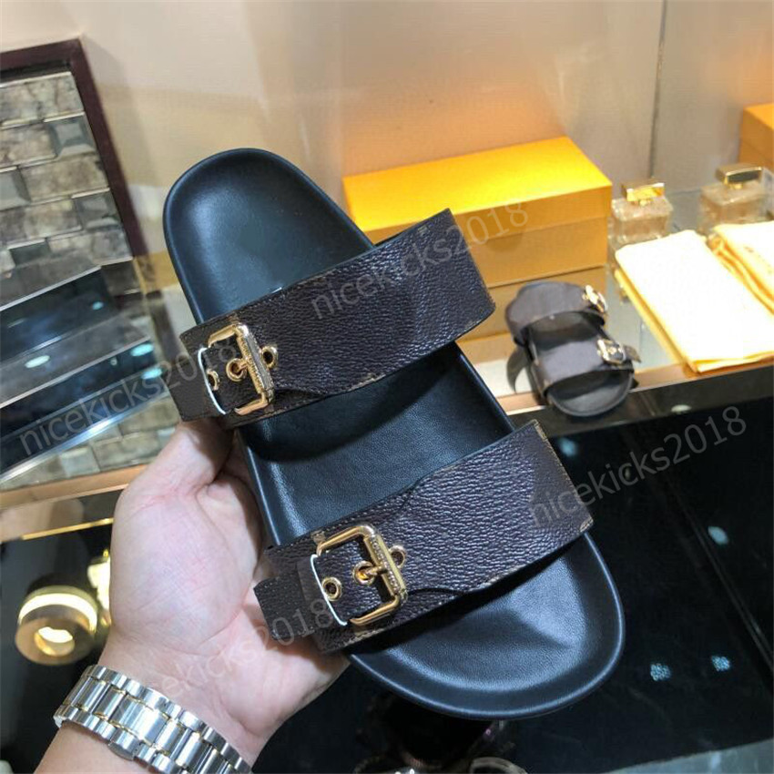 Classic Women Slippers Rhinestone Black Sandals Ladies Wedding Leather Slipper Trendy Rivet Stud Slides Mens Casual Flat Spikes Metal Buckle Mono gram Plaid Slide
Classic Women Slippers Rhinestone Black Sandals Ladies Wedding Leather Slipper Trendy Rivet Stud Slides Mens Casual Flat Spikes Metal Buckle Mono gram Plaid Slide