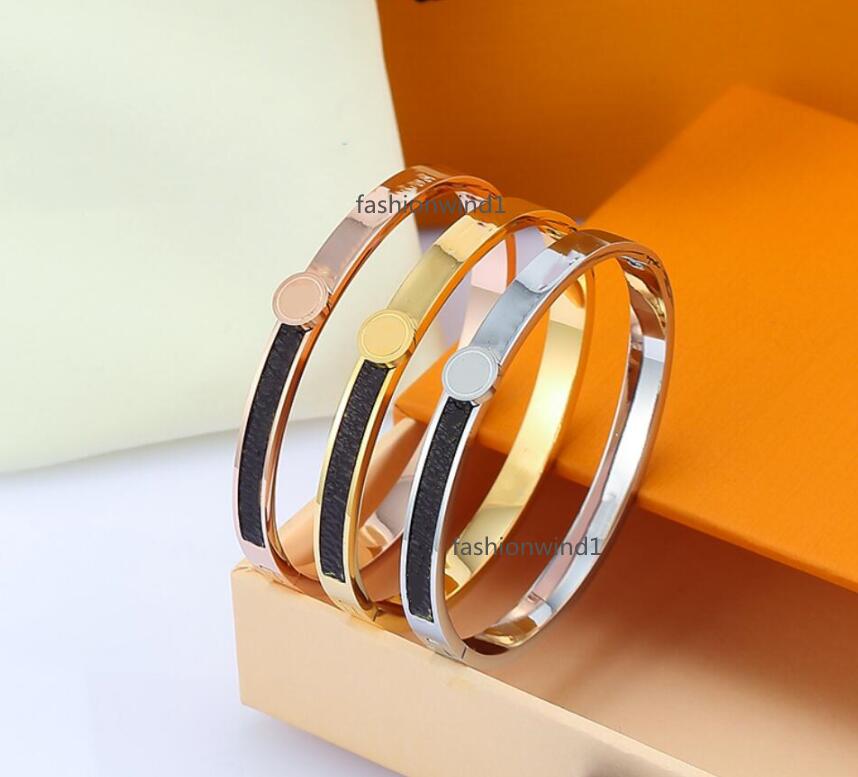 Wholesale Bracelets Women Titanium Steel Bangles Gold Silver Rose Bracelet +Old flower leather Jewelry with box Size 17# Women's general, Black
Wholesale Bracelets Women Titanium Steel Bangles Gold Silver Rose Bracelet +Old flower leather Jewelry with box Size 17# Women's general, Black