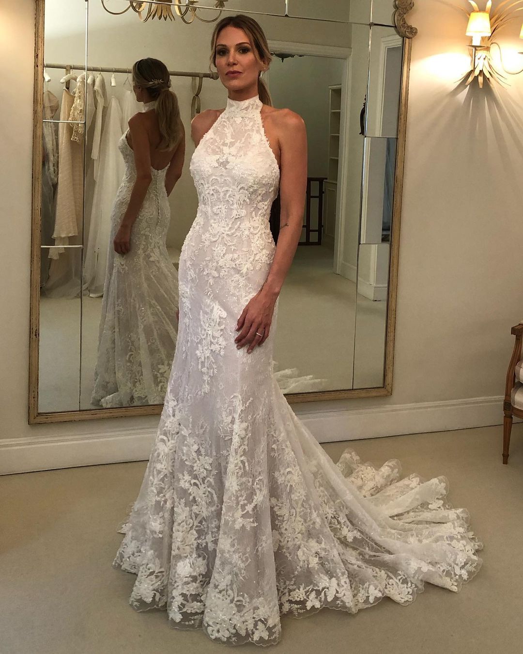 Ivory Mermaid Wedding Dresses Halter Neck Backless Bridal Gowns Beaded Sweep Train Appliqued Plus Size Vestido De Novia