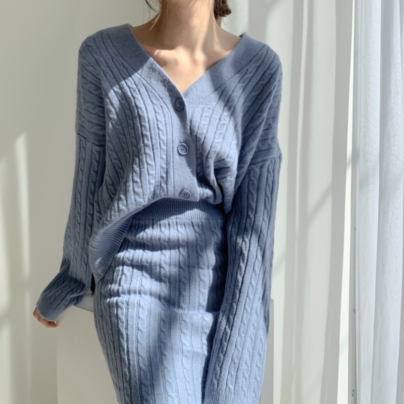 Autumn Winter Vintage Elegant Women Suit Sexy V-Neck Twist Chic Knitted Sweater + High Waist Bodycon Skirt 2 Piece Set 210518