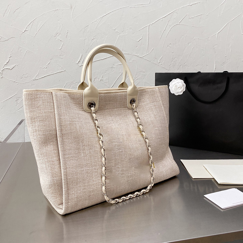 Tote Designer Bags Crossbody Bag handbags High-capacity Luxury Evening Shopping Business occasions With exquisite packaging Different size 37 34, Color 8
Tote Designer Bags Crossbody Bag handbags High-capacity Luxury Evening Shopping Business occasions With exquisite packaging Different size 37 34, Color 8