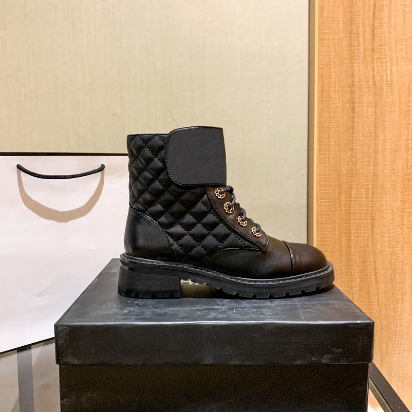 Luxury Design Boots Casual Lightweight Breathable Classic Women Shoes Outdoor Designer Ankle Boot Personality Trainer Sport Sneakers Booties, Black
Luxury Design Boots Casual Lightweight Breathable Classic Women Shoes Outdoor Designer Ankle Boot Personality Trainer Sport Sneakers Booties, Black