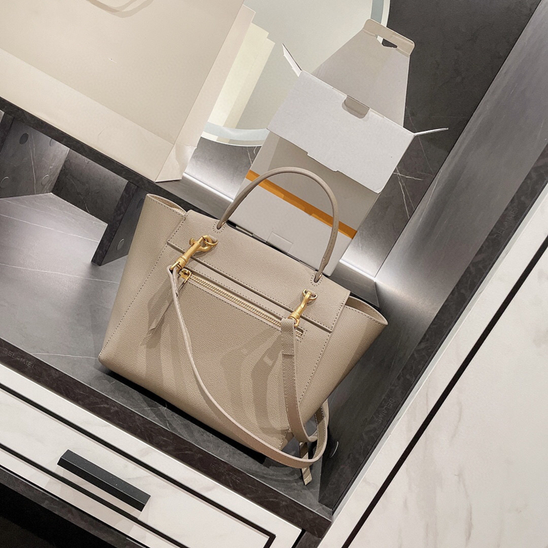 7A+Totes Celin Brand tote bag women Shoulder Bags Genuine Calfskin Handbags Luxury Designers Belt Pico handbag Full package With original box Medium size 24*21cm, Ivory
7A+Totes Celin Brand tote bag women Shoulder Bags Genuine Calfskin Handbags Luxury Designers Belt Pico handbag Full package With original box Medium size 24*21cm, Ivory