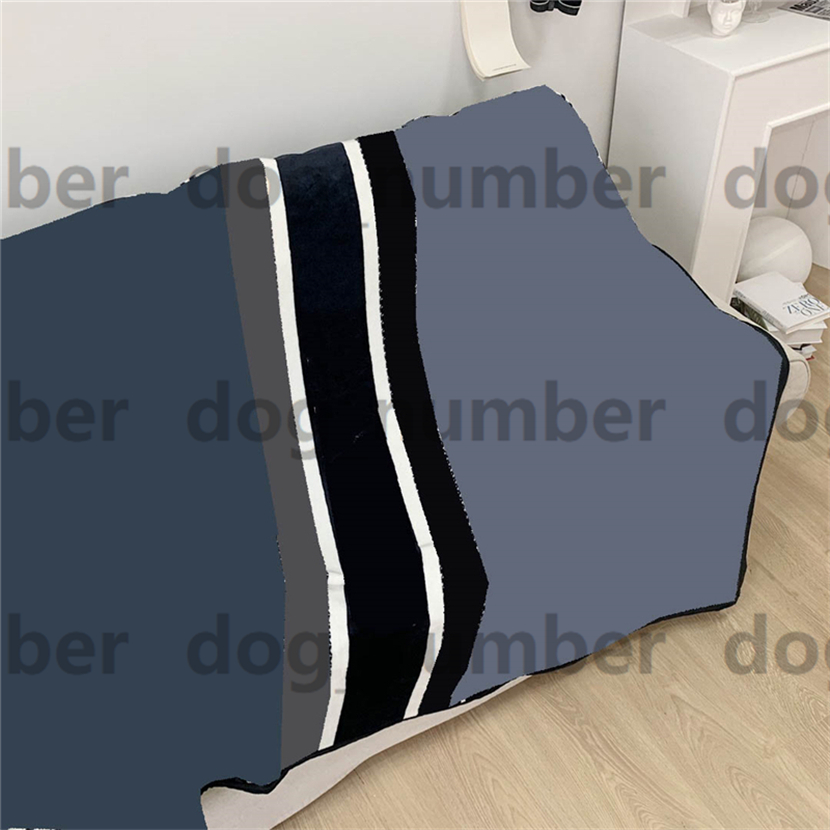 Bed Sofa Chairs Throw Blankets Summer Office Home Air Conditioning Quilts Winter Warm Flannel Blanket 150*200 cm
Bed Sofa Chairs Throw Blankets Summer Office Home Air Conditioning Quilts Winter Warm Flannel Blanket 150*200 cm